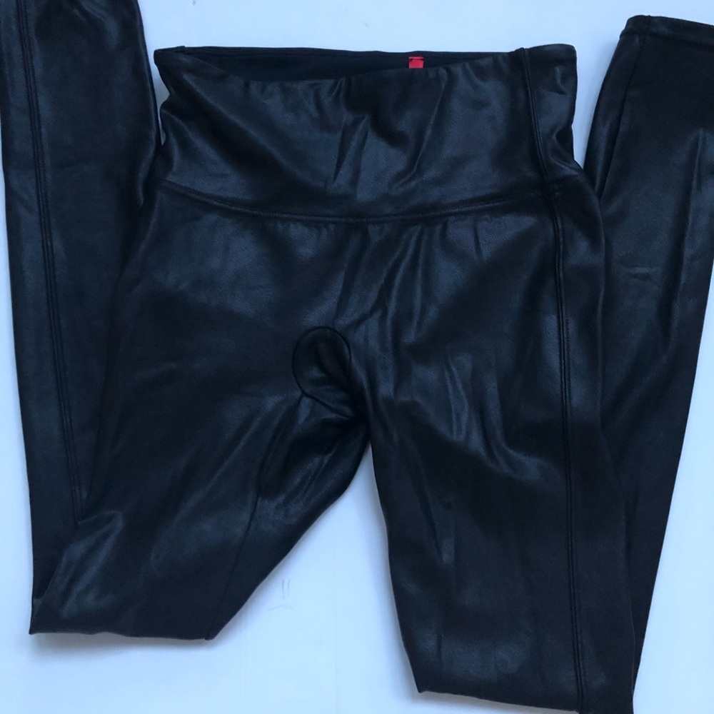 Spanx Woman’s Faux Leather Legging - SMALL